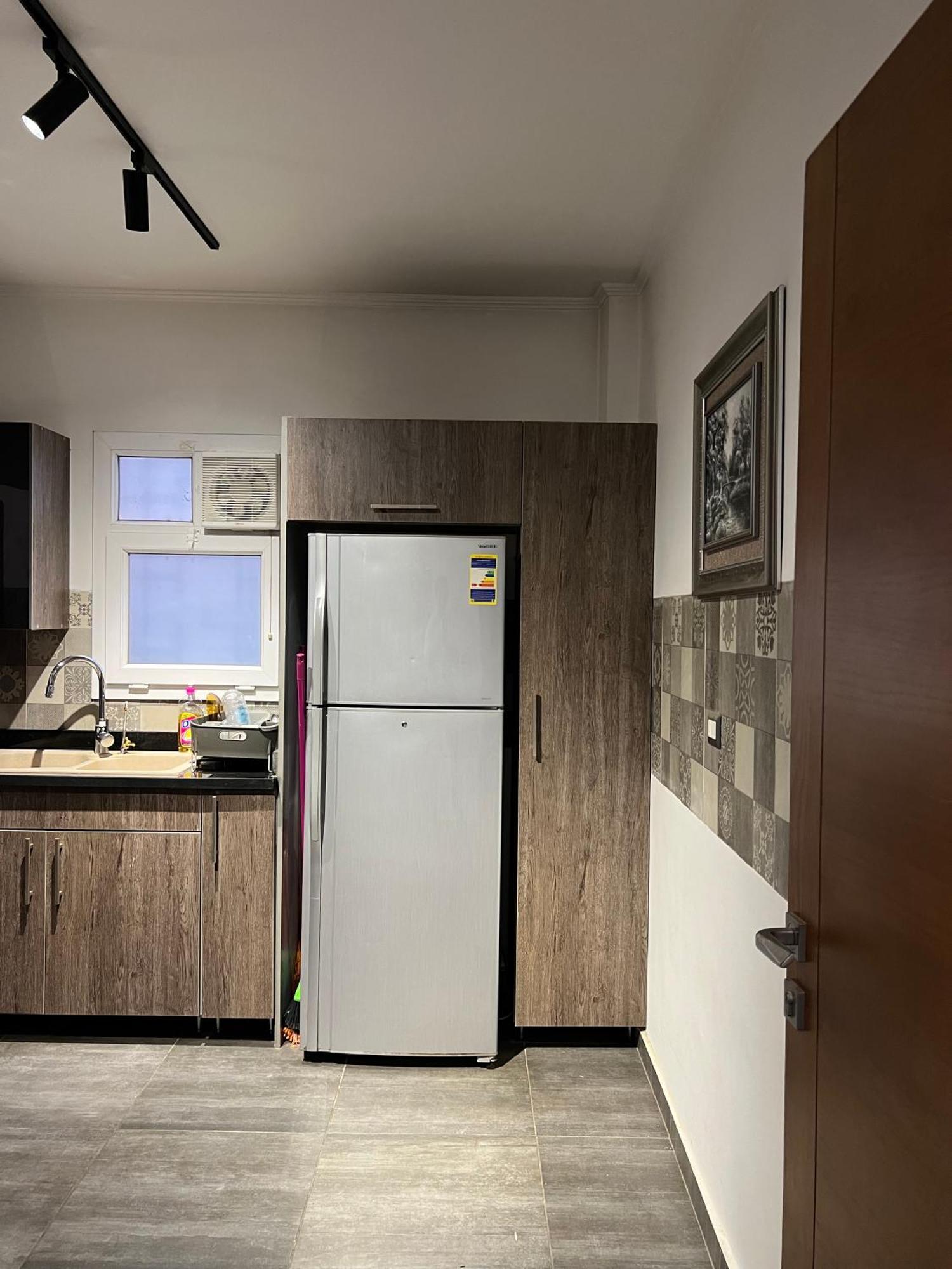 Sunny Elegant 3br Near Auc New