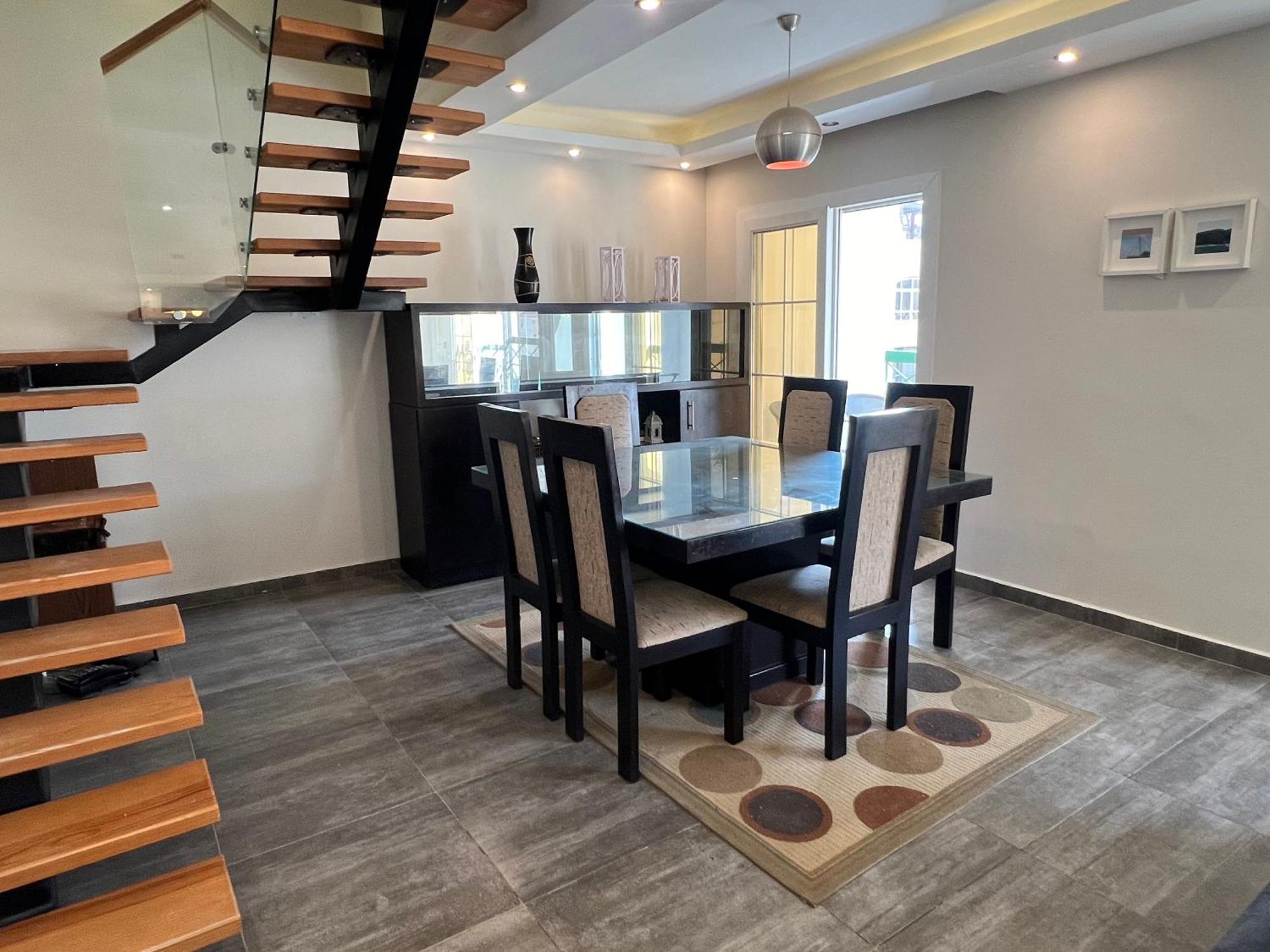 Sunny Elegant 3br Near Auc New